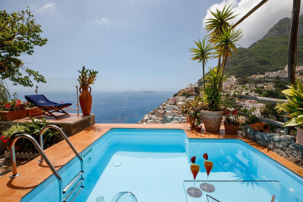 Suite With Private Pool and Sea View